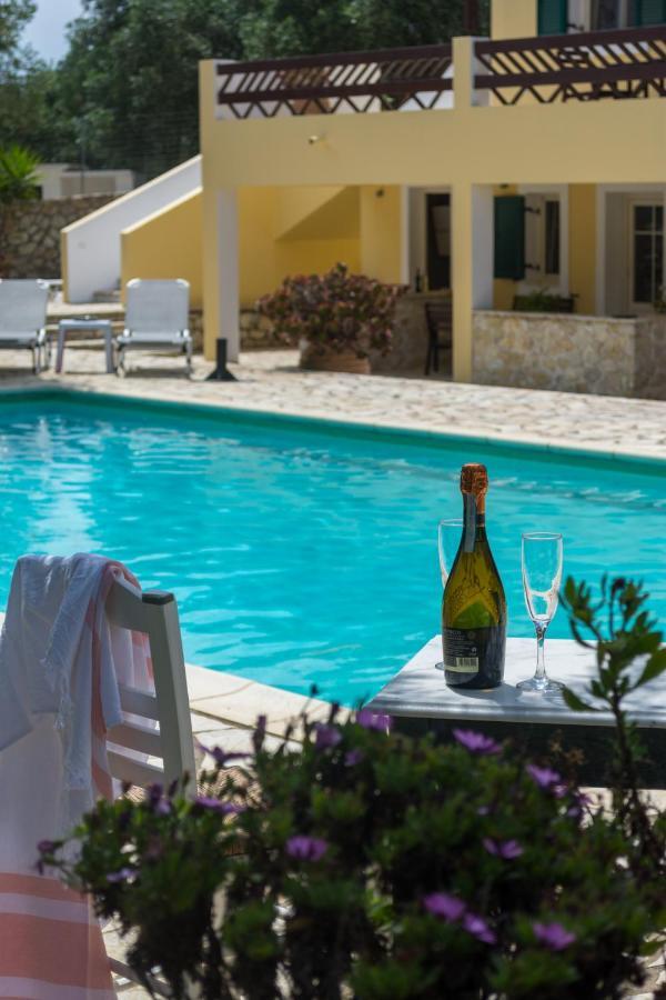 Villa Elaia Suites & Apartments No.1 ไกออส ภายนอก รูปภาพ